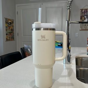 Stanley quencher 40oz